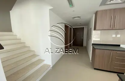 Villa - 3 Bedrooms - 4 Bathrooms for rent in Manazel Al Reef 2 - Al Samha - Abu Dhabi
