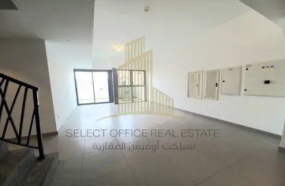 Empty Room image for: Duplex - 3 Bedrooms - 4 Bathrooms for rent in Najmat Abu Dhabi - Al Reem Island - Abu Dhabi, Image 1
