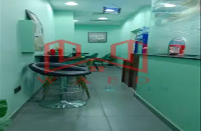 متجر - استوديو للايجار في مبنى الكرامة الذهبي - الكرامة - دبي