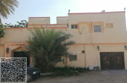 Half Floor - 2 Bedrooms - 2 Bathrooms for sale in Al Sabkha - Al Riqqa - Sharjah