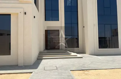 Villa - 5 Bedrooms - 7 Bathrooms for rent in Al Barsha South 2 - Al Barsha South - Al Barsha - Dubai