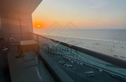 شقة - 2 غرف نوم - 3 حمامات للبيع في مساكن كورنيش عجمان - طريق كورنيش عجمان - عجمان