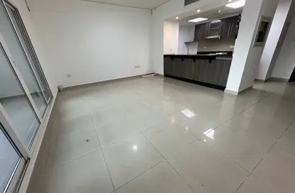 Apartment - 1 Bedroom - 2 Bathrooms for rent in Tower 13 - Al Reef Downtown - Al Reef - Abu Dhabi