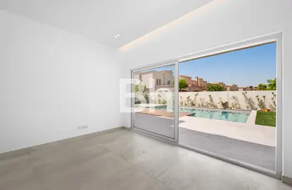 Villa - 5 Bedrooms - 6 Bathrooms for rent in Meadows 5 - Meadows - Dubai