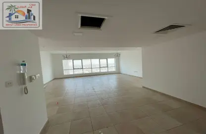 Apartment - 3 Bedrooms - 3 Bathrooms for rent in Al Majaz 2 - Al Majaz - Sharjah