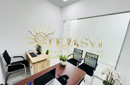 Office Space - Studio - 1 Bathroom for rent in Red Avenue - Al Garhoud - Dubai