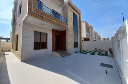 فيلا - 4 غرف نوم - 6 حمامات للايجار في الحليو 2 - الحليو - عجمان