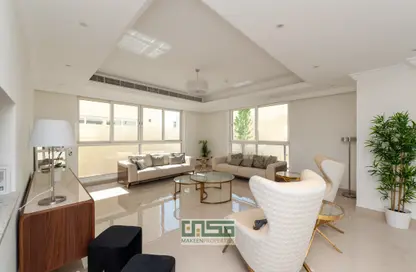 Living Room image for: Townhouse - 5 Bedrooms - 5 Bathrooms for rent in Makeen Al Furjan Villas - Al Furjan - Dubai, Image 1