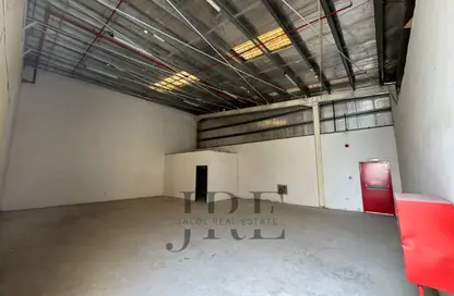 Warehouse - Studio - 1 Bathroom for rent in Al Sajaa - Sharjah