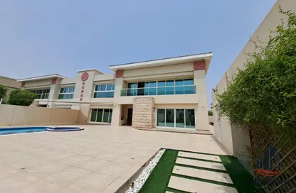 Villa - 5 Bedrooms - 5 Bathrooms for rent in Jumeirah 1 - Jumeirah - Dubai