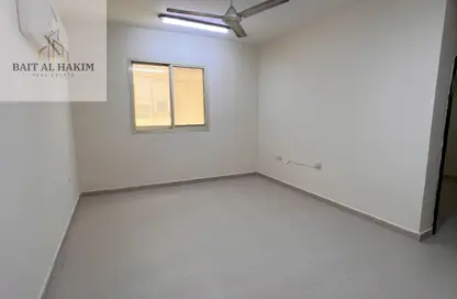 شقة - غرفة نوم - 1 حمام للايجار في عمارة عزير - 3  الروضة - الروضة - عجمان
