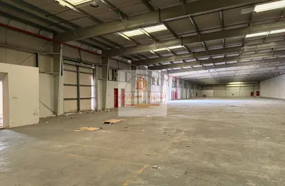 Warehouse - Studio - 2 Bathrooms for rent in Al Sajaa Industrial - Al Sajaa - Sharjah