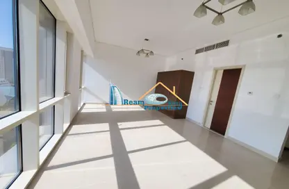 Apartment - 1 Bathroom for rent in Nova Tower - Dubai Silicon Oasis - Dubai