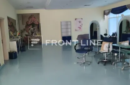 متجر - استوديو - 1 حمام للايجار في منطقة القرهود - دبي