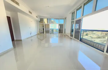 Empty Room image for: Apartment - 3 Bedrooms - 3 Bathrooms for rent in Ganadah Tower - Al Khalidiya - Abu Dhabi, Image 1