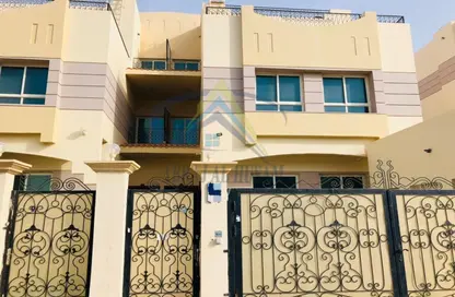 Villa - 4 Bedrooms for rent in Villa Compound - Khalifa City - Abu Dhabi