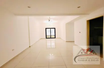 Apartment - 3 Bedrooms - 3 Bathrooms for rent in Muwaileh 29 Building - Muwaileh - Sharjah