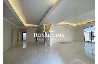 Villa - 4 Bedrooms - 6 Bathrooms for rent in Al Aweer 1 - Al Aweer - Dubai