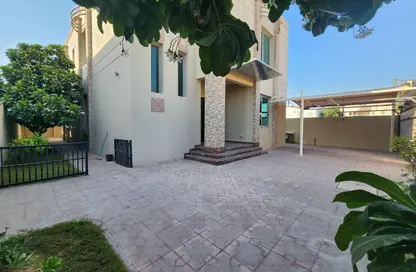 Villa - 5 Bedrooms - 4 Bathrooms for rent in Al Manara - Dubai