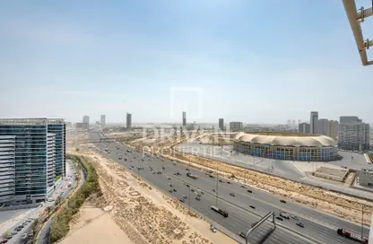شقة - 2 غرف نوم - 3 حمامات للايجار في برج القارات - قرية الجميرا سركل - دبي