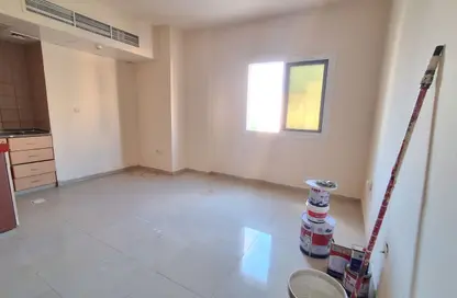 شقة - 1 حمام للايجار في المجرة - الشرق - الشارقة شقة - 1 حمام للايجار في المجرة - الشرق - الشارقة