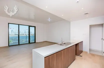 Kitchen image for: Apartment - 3 Bedrooms - 4 Bathrooms for rent in La Cote Building 2 - Jumeirah 1 - Jumeirah - Dubai, Image 1