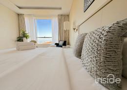 Room / Bedroom image for: Studio - 1 bathroom for rent in The Palm Tower - Palm Jumeirah - Dubai, Image 1