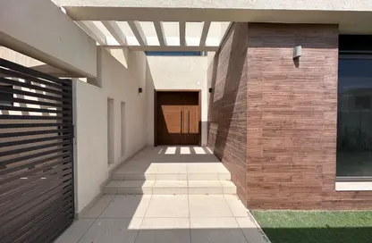 Villa - 5 Bedrooms - 7 Bathrooms for sale in West Yas - Yas Island - Abu Dhabi