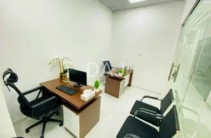 Office Space - Studio - 1 Bathroom for rent in Red Avenue - Al Garhoud - Dubai