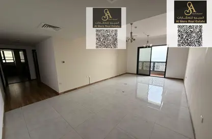 شقة - 2 غرف نوم - 3 حمامات للايجار في طريق كورنيش عجمان - عجمان
