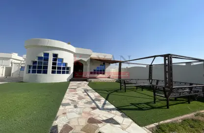 Outdoor House image for: Villa - 3 Bedrooms - 5 Bathrooms for rent in Khuzam - Ras Al Khaimah, Image 1