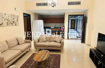 شقة - غرفة نوم - 2 حمامات للبيع في مساكن كورنيش عجمان - طريق كورنيش عجمان - عجمان