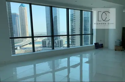 Office Space - Studio - 1 Bathroom for rent in The Regal Tower - Business Bay - Dubai