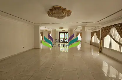 Villa - Studio - 7 Bathrooms for rent in Jumeirah 1 Villas - Jumeirah 1 - Jumeirah - Dubai