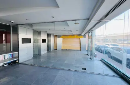 Show Room - Studio for rent in Airport Road Area - Al Garhoud - Dubai