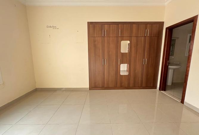 Apartment - 2 Bedrooms - 3 Bathrooms for rent in Muwaileh Commercial - Sharjah