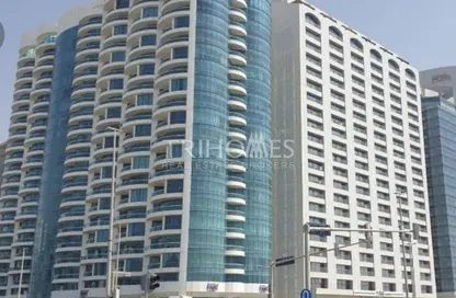 Duplex - 3 Bedrooms - 3 Bathrooms for rent in Bel Ghailam Tower - Corniche Road - Abu Dhabi