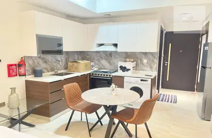 صورة لـ مطبخ شقة - 1 حمام للايجار في جيويلز باي دانيوب - ارجان - دبي ، صورة رقم 1