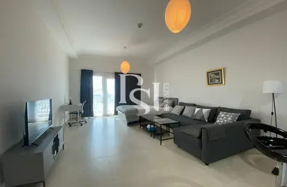 Living Room image for: Apartment - 1 Bathroom for rent in Ansam 4 - Ansam - Yas Island - Abu Dhabi, Image 1