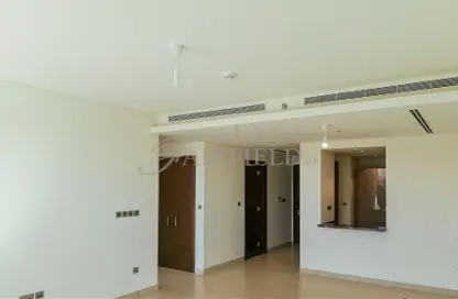 صورة لـ غرفة فارغة شقة - غرفة نوم - 2 حمامات للايجار في هارتلاند غرينز - صبحا هارتلاند - مدينة الشيخ محمد بن راشد - دبي ، صورة رقم 1