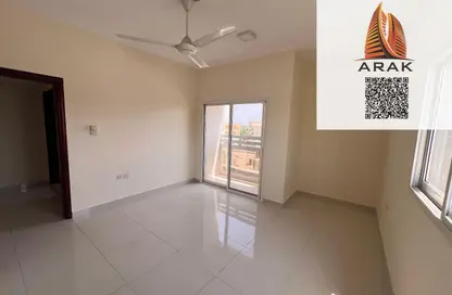 عمارة بالكامل - 8 غرف نوم - 8 حمامات للبيع في ميدان الرولة - منطقة الرولة - الشارقة