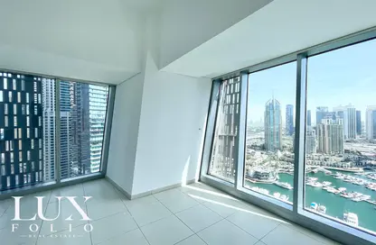 Empty Room image for: Apartment - 2 Bedrooms - 3 Bathrooms for rent in Cayan Tower - Dubai Marina - Dubai, Image 1