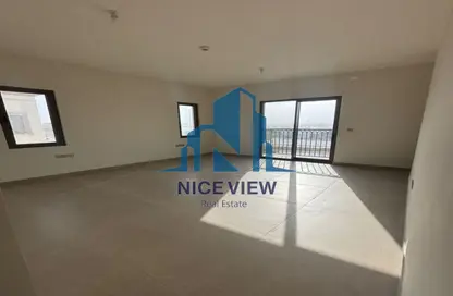 Villa - 5 Bedrooms - 6 Bathrooms for sale in Bloom Living - Zayed City (Khalifa City C) - Khalifa City - Abu Dhabi