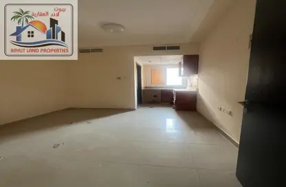 Apartment - Studio - 1 Bathroom for rent in Muwailih Building - Muwaileh - Sharjah
