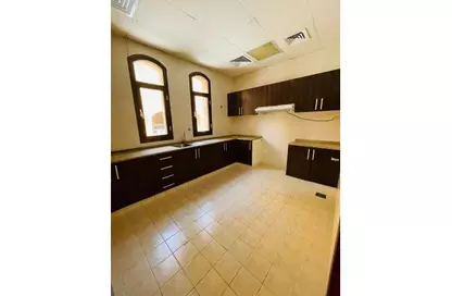 Apartment - 1 Bathroom for rent in Ministries Complex - Khalifa Park - Eastern Road - Abu Dhabi