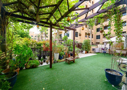 Rented Big Private Garden 3 Bedrooms + Laundry....