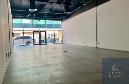Shop - Studio for rent in The Curve - Al Quoz 3 - Al Quoz - Dubai