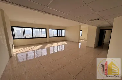 Apartment - 5 Bedrooms - 4 Bathrooms for rent in Al Najda Street - Abu Dhabi