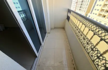 Apartment - 3 Bedrooms - 3 Bathrooms for rent in Muwaileh 29 Building - Muwaileh - Sharjah