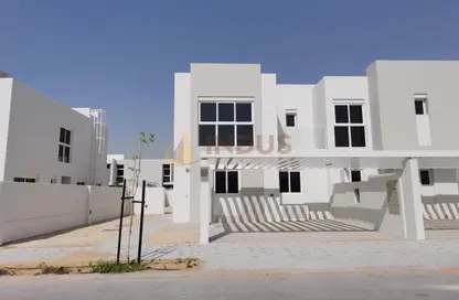 Villa - 3 Bedrooms - 4 Bathrooms for rent in Arabella Townhouses 2 - Arabella Townhouses - Mudon - Dubai